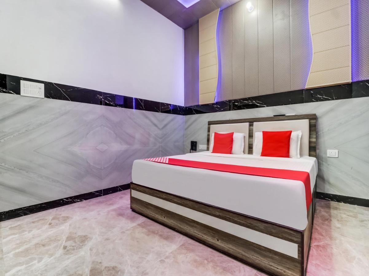 Oyo Flagship 83121 Hotel Rose Vip Szaharanpur Kültér fotó