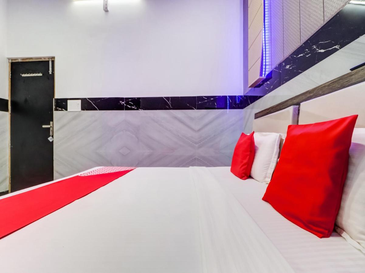 Oyo Flagship 83121 Hotel Rose Vip Szaharanpur Kültér fotó
