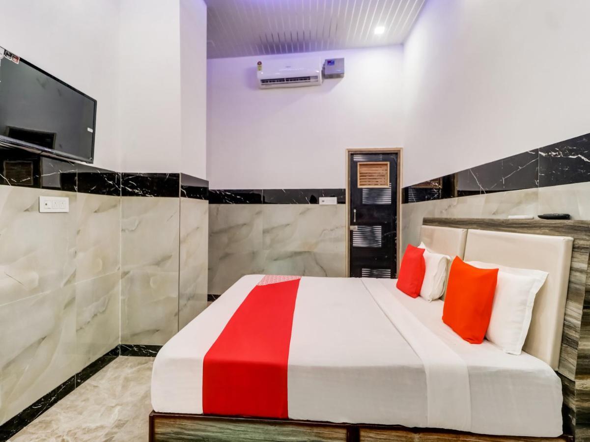 Oyo Flagship 83121 Hotel Rose Vip Szaharanpur Kültér fotó