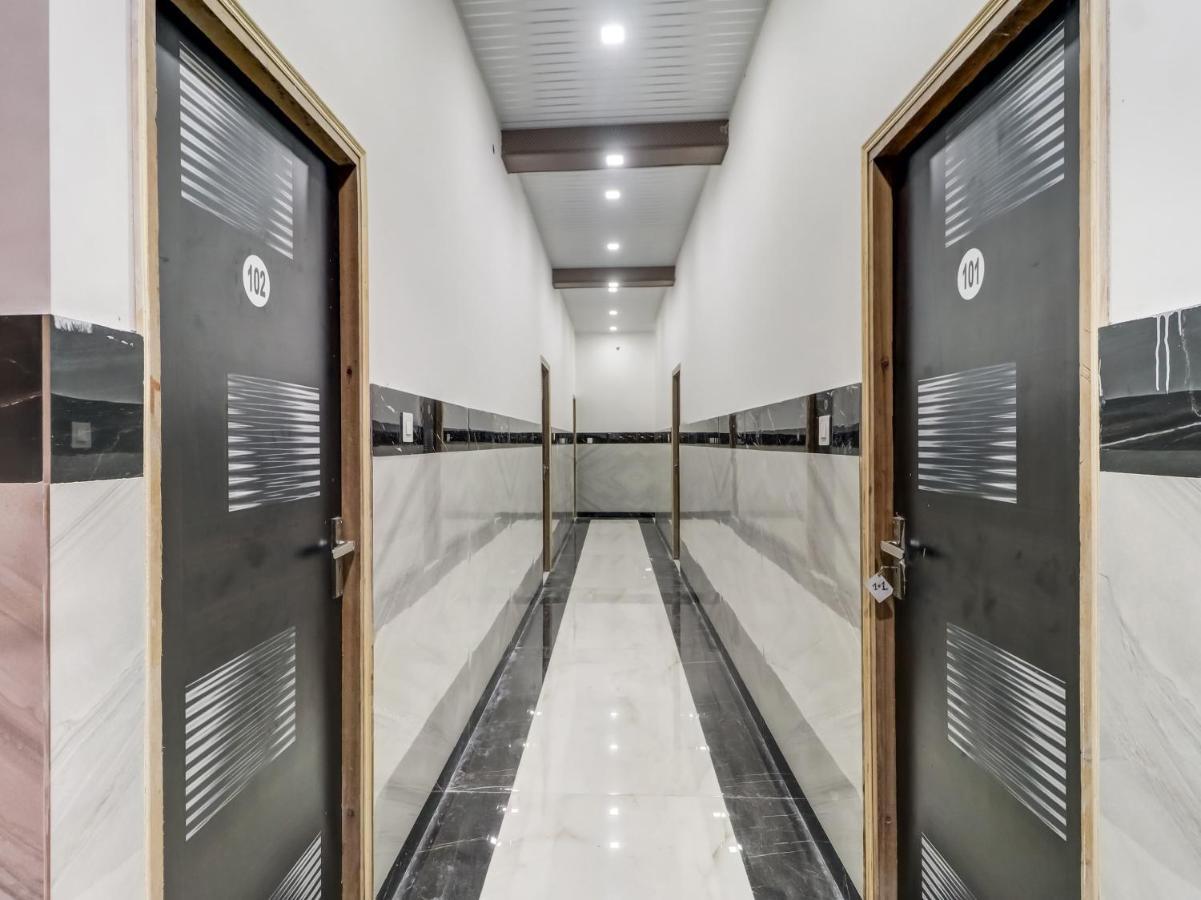 Oyo Flagship 83121 Hotel Rose Vip Szaharanpur Kültér fotó