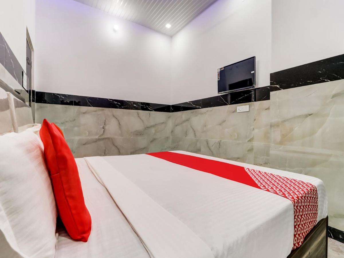 Oyo Flagship 83121 Hotel Rose Vip Szaharanpur Kültér fotó