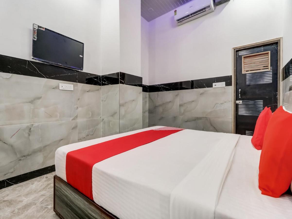 Oyo Flagship 83121 Hotel Rose Vip Szaharanpur Kültér fotó