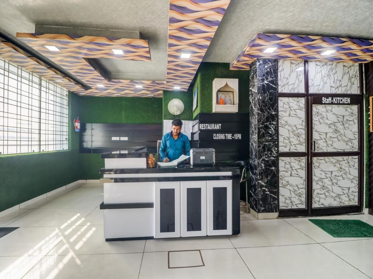 Oyo Flagship 83121 Hotel Rose Vip Szaharanpur Kültér fotó
