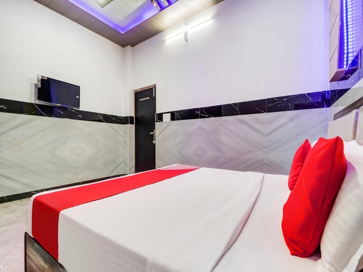 Oyo Flagship 83121 Hotel Rose Vip Szaharanpur Kültér fotó