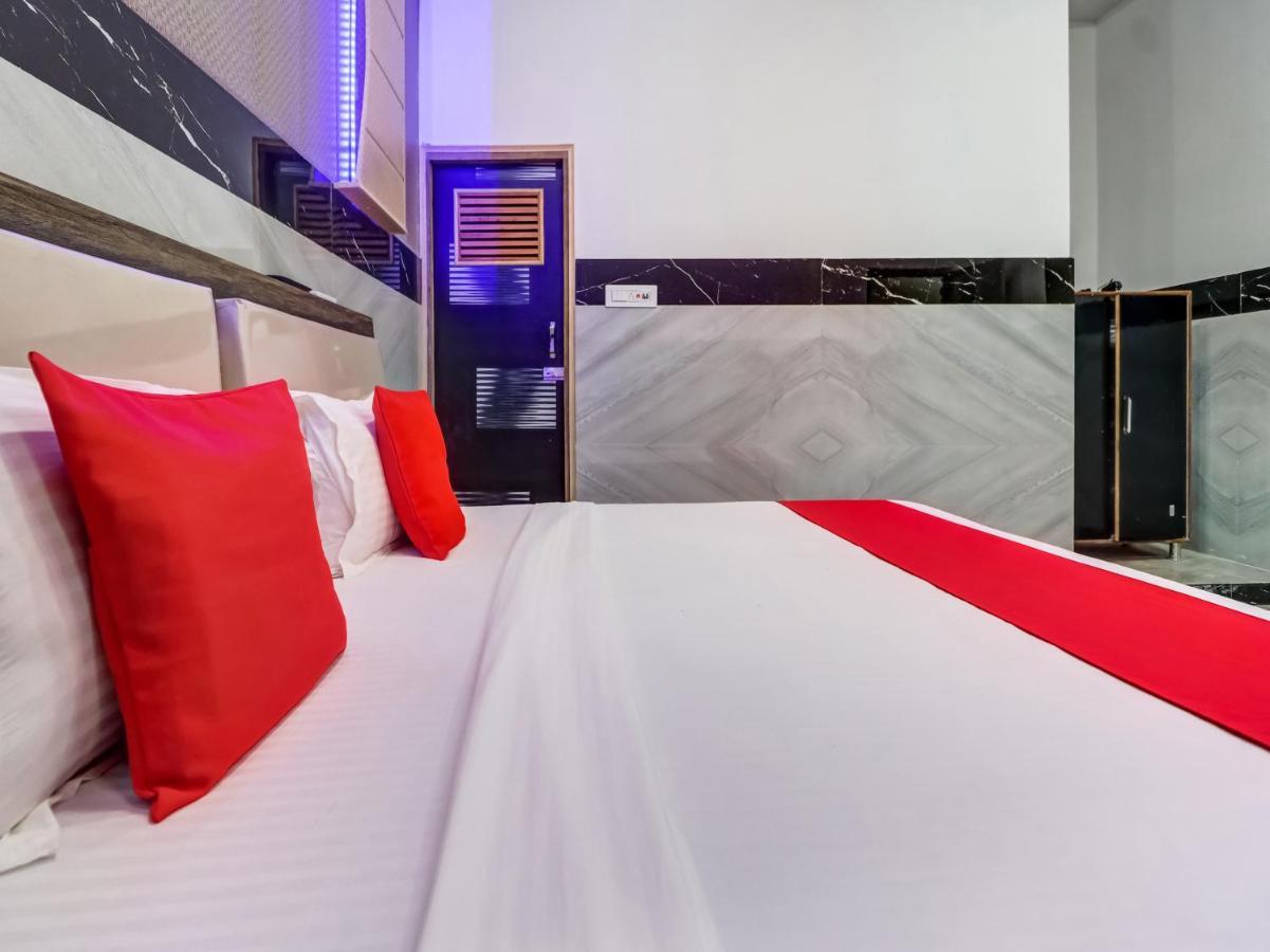 Oyo Flagship 83121 Hotel Rose Vip Szaharanpur Kültér fotó