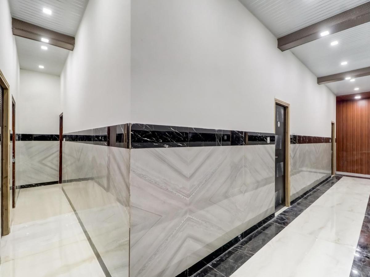 Oyo Flagship 83121 Hotel Rose Vip Szaharanpur Kültér fotó