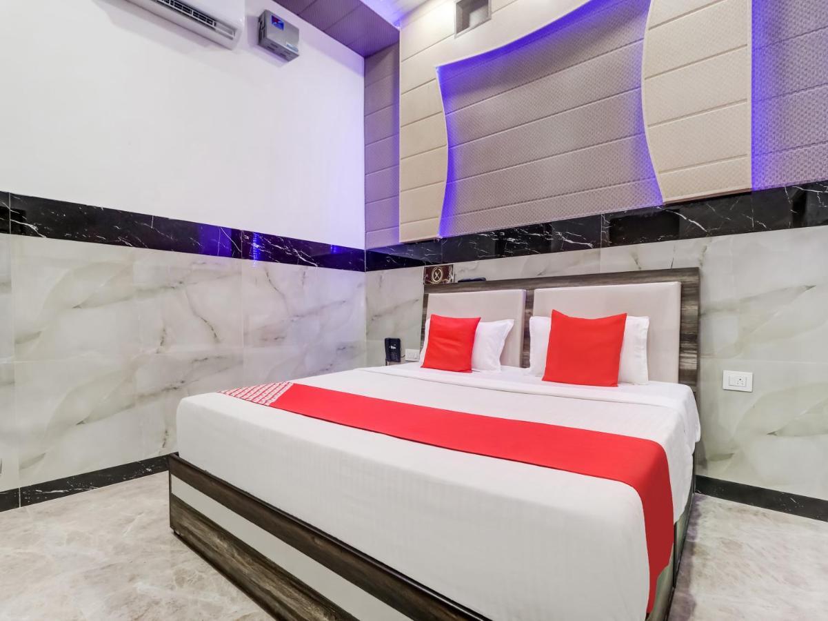 Oyo Flagship 83121 Hotel Rose Vip Szaharanpur Kültér fotó