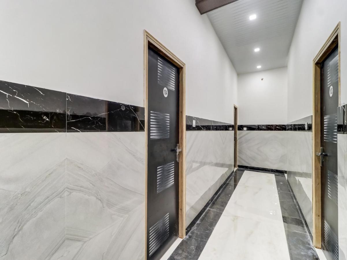 Oyo Flagship 83121 Hotel Rose Vip Szaharanpur Kültér fotó