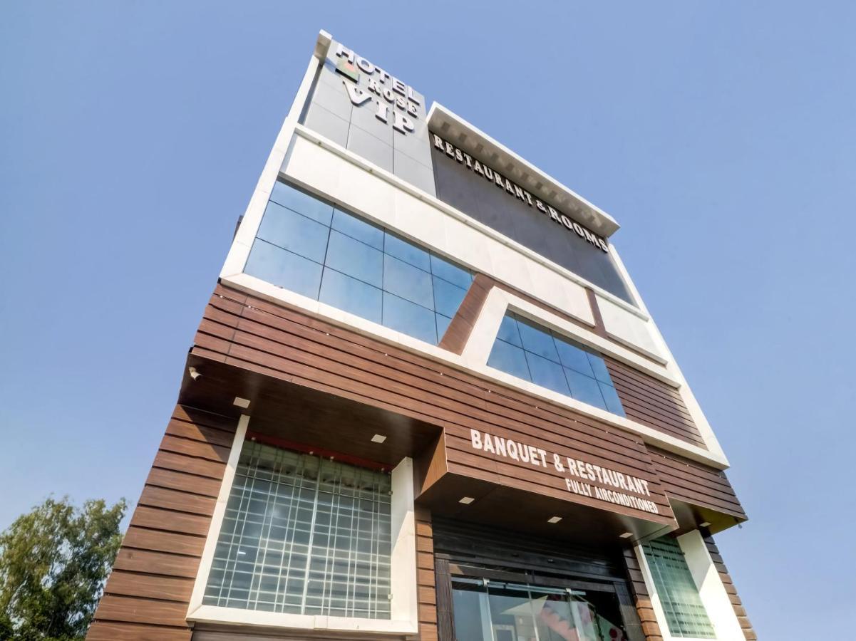 Oyo Flagship 83121 Hotel Rose Vip Szaharanpur Kültér fotó